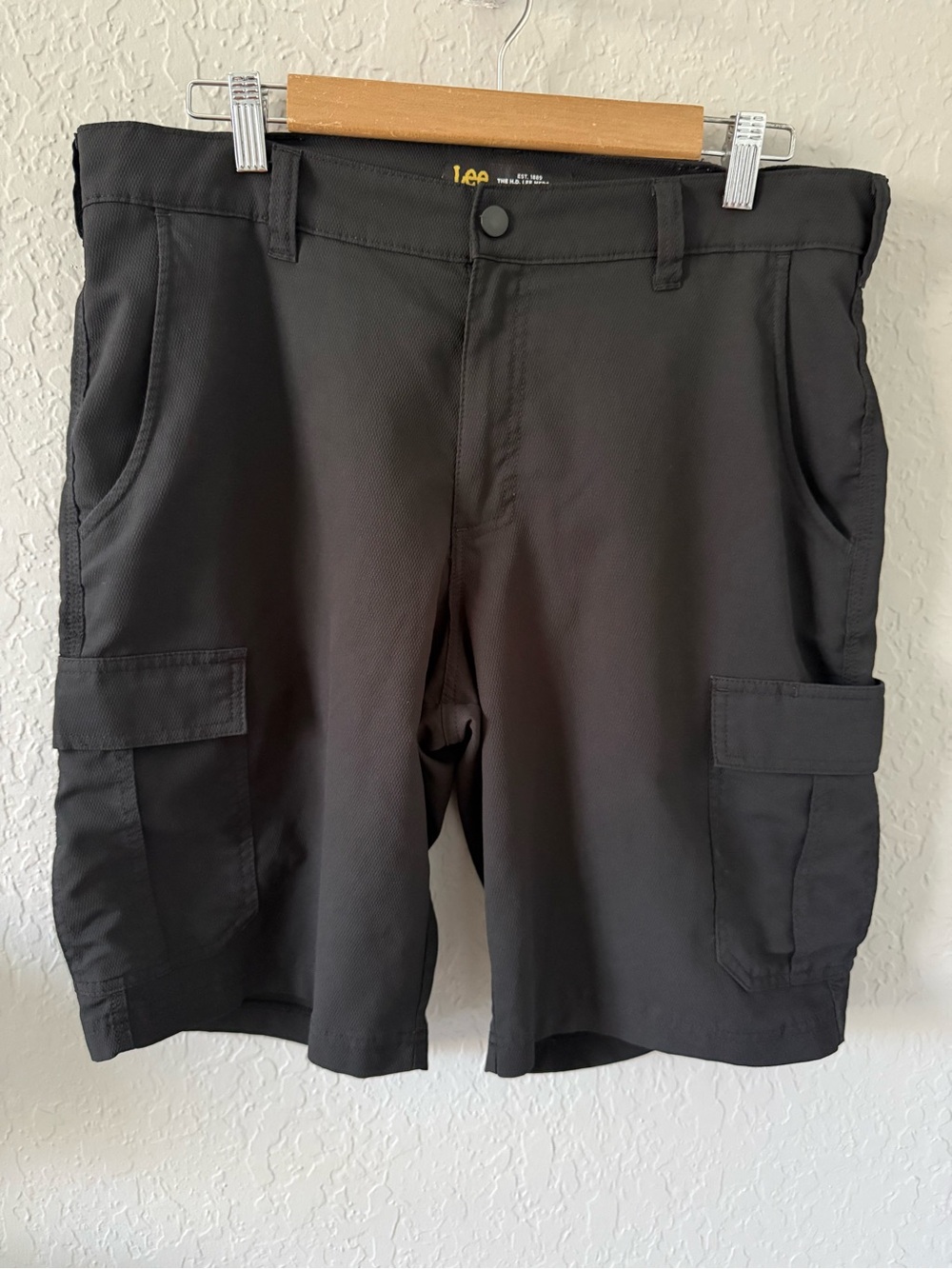 Lee Black Men's Cargo Shorts with Multiple Pockets